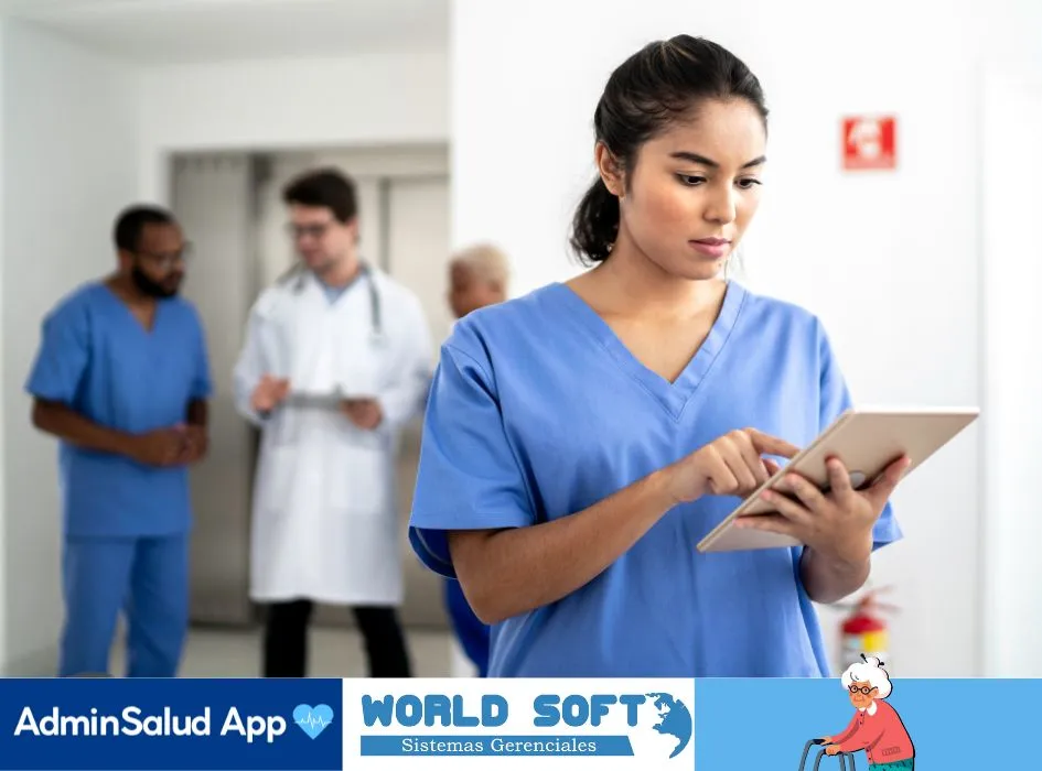 enfermera y médico acceden a información médica desde software
