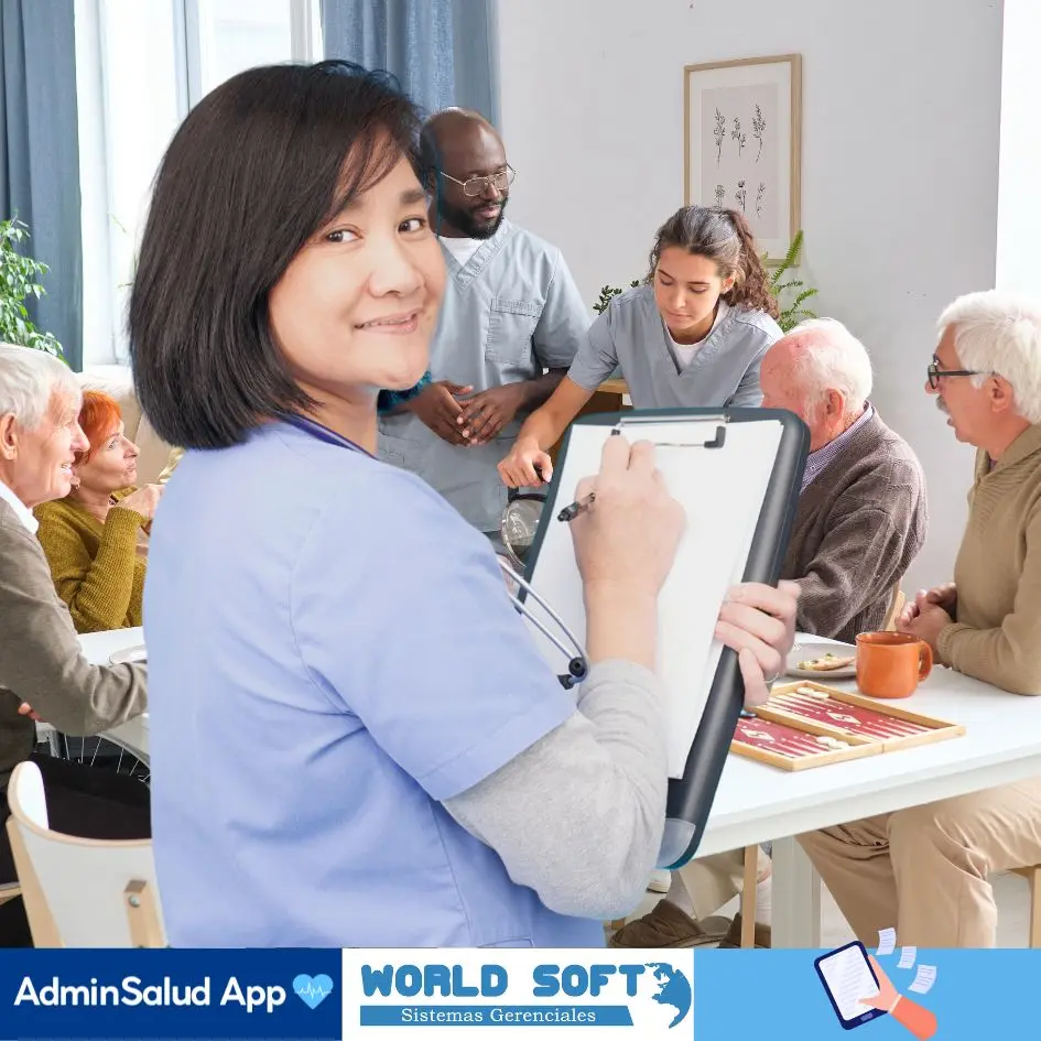 enfermera realiza anotaciones en un hogar geriátrico