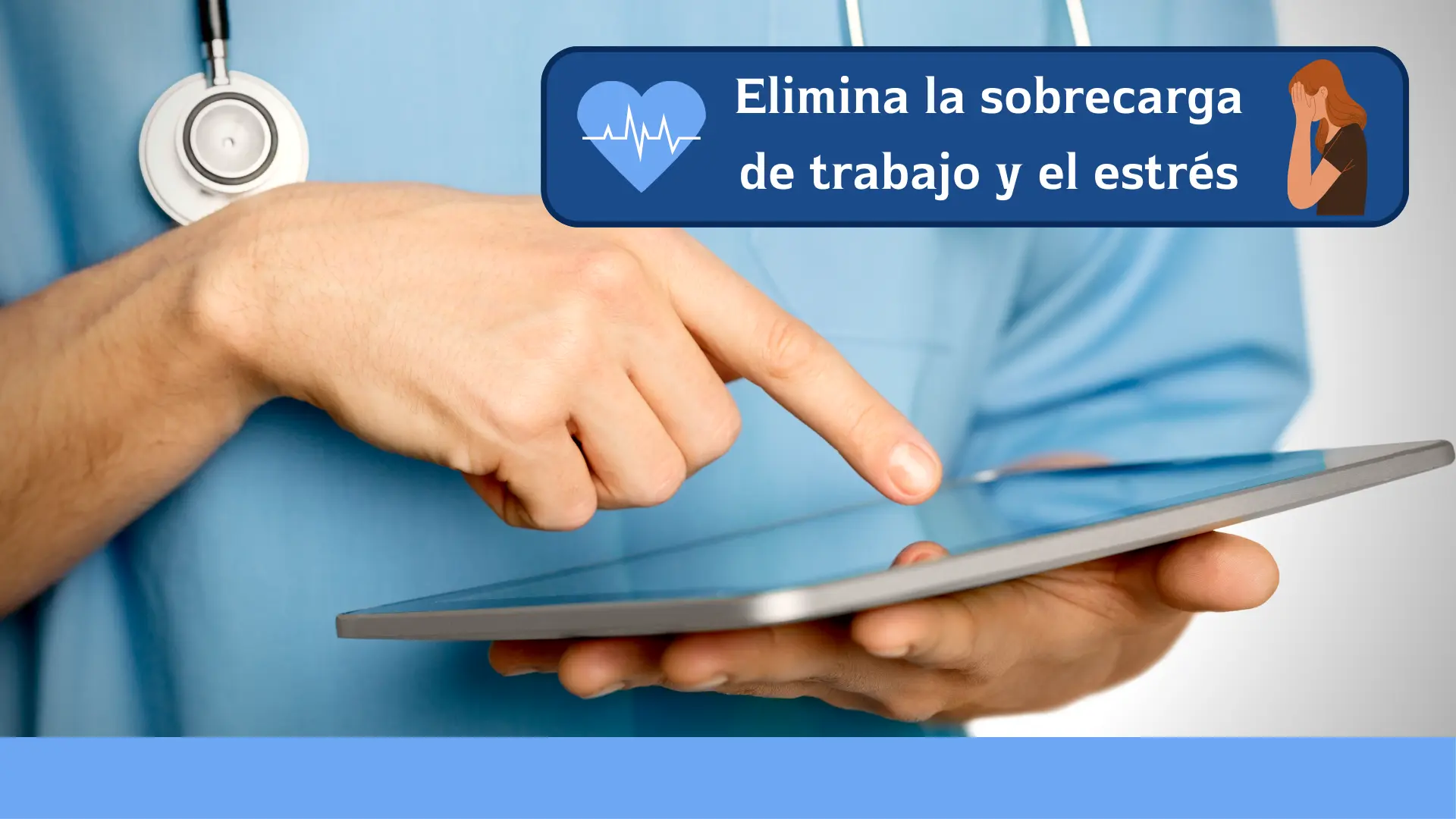 enfermera usando software en hogar geriatrico